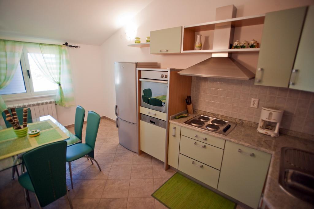 Apartments Marinic Primosten Bilik gambar