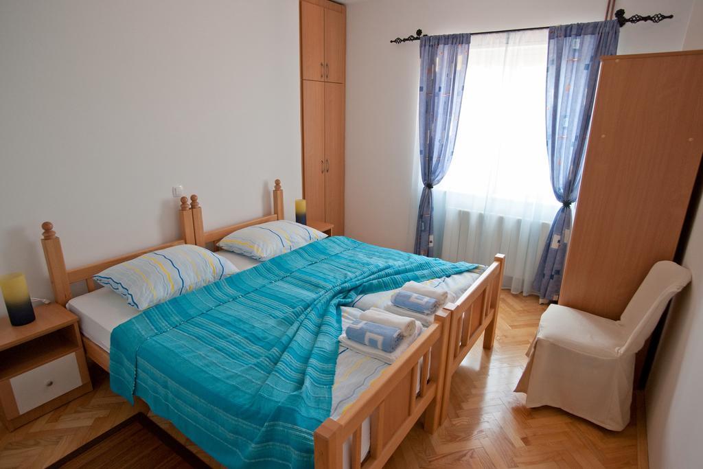 Apartments Marinic Primosten Bilik gambar
