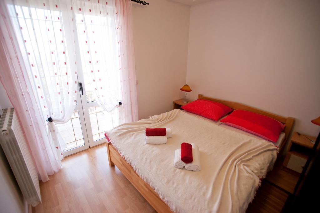 Apartments Marinic Primosten Bilik gambar