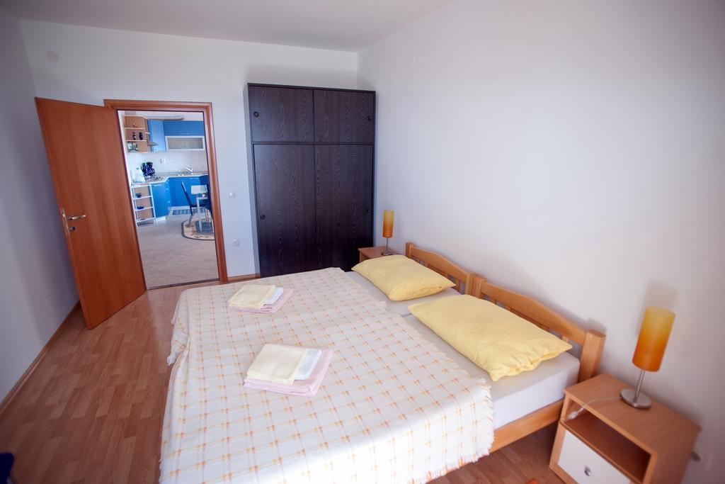 Apartments Marinic Primosten Bilik gambar