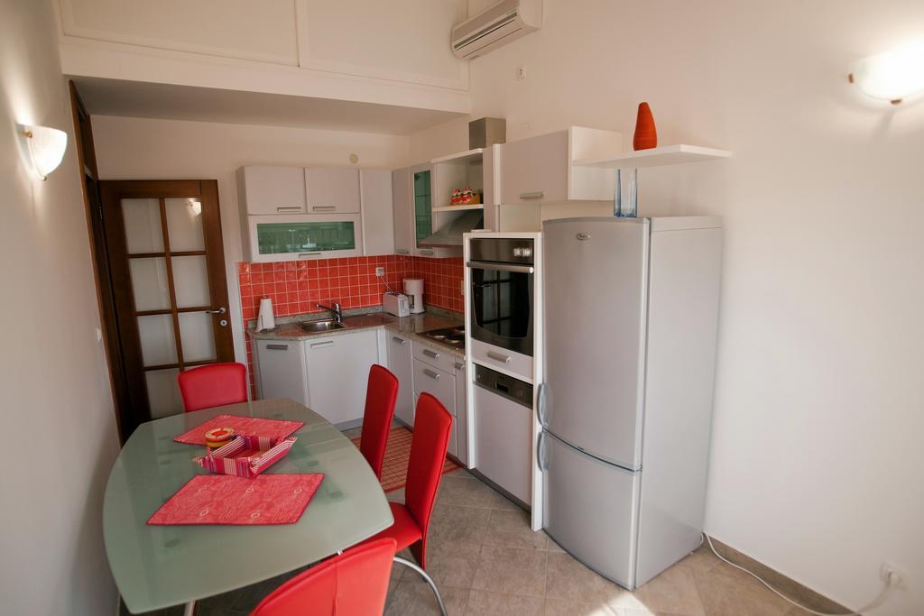 Apartments Marinic Primosten Bilik gambar