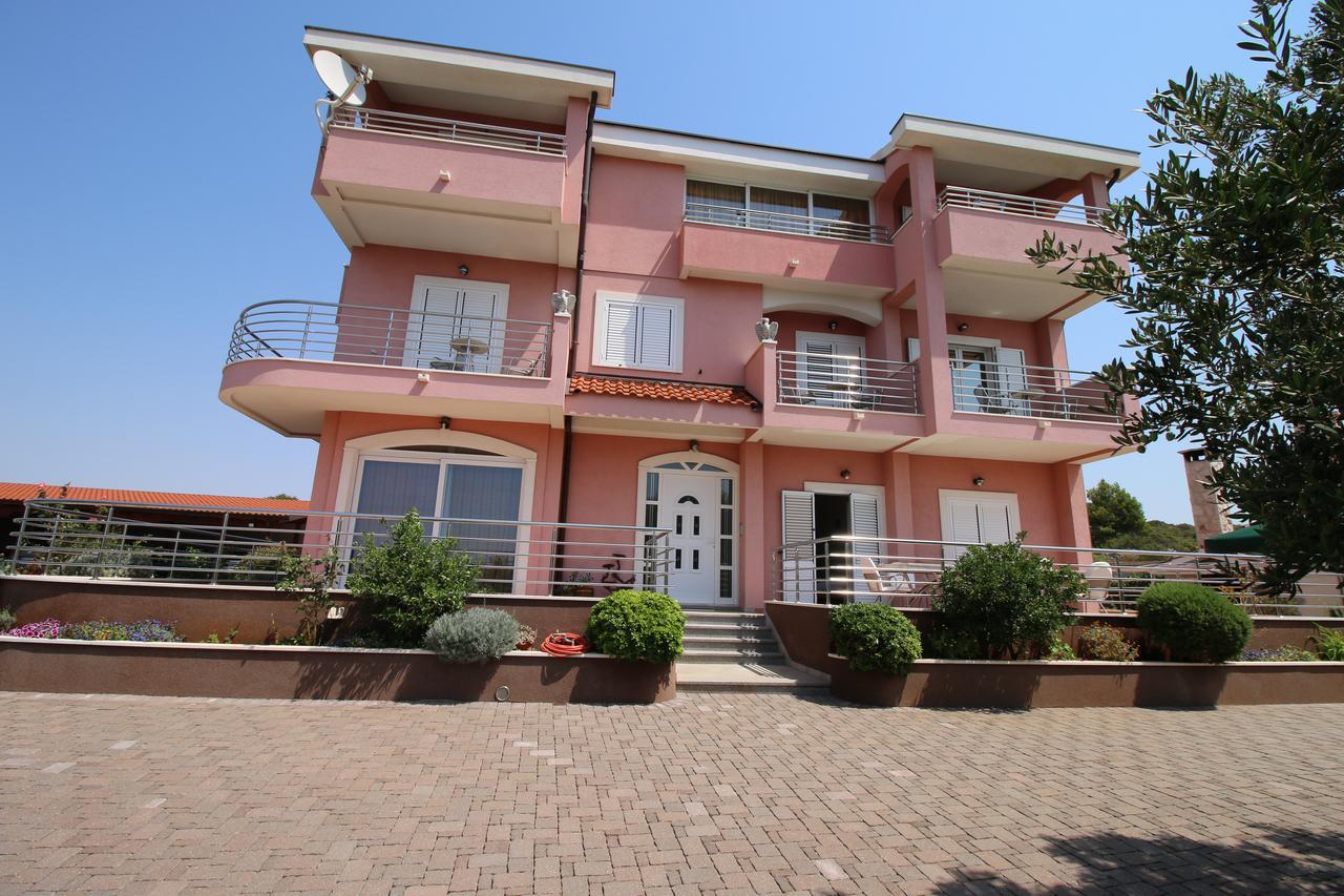 Apartments Marinic Primosten Luaran gambar